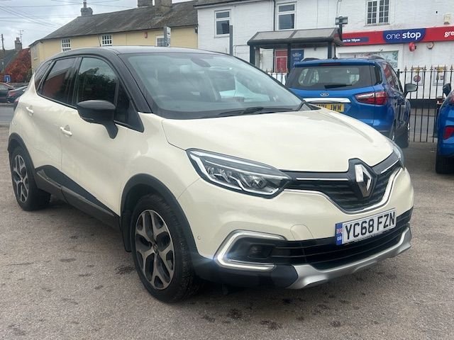 View our RENAULT CAPTUR