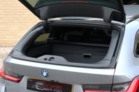 USED 2022 72 BMW 3 SERIES 330E 12kWh M SPORT TOURING  M SPORT PRO & VIS PACKS BODYKIT 19"