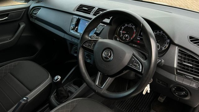2019 SKODA FABIA 1.0 TSI Colour Edition Hatchback 5dr Petrol Manual Euro 6 (s/s) (95 ps) - Photo 2