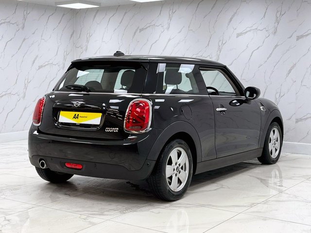 2020 MINI Hatch 1.5L Cooper Classic 3dr - Photo 12