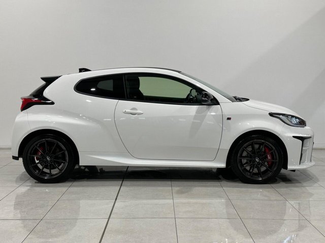 2021 TOYOTA YARIS - Photo 8