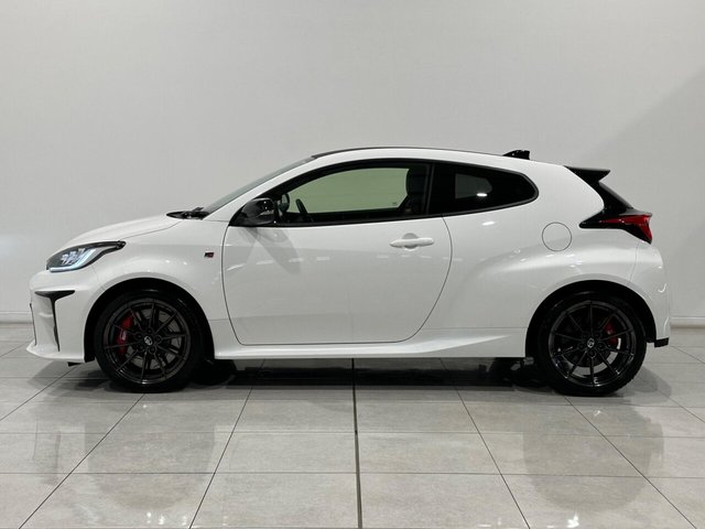 2021 TOYOTA YARIS - Photo 6