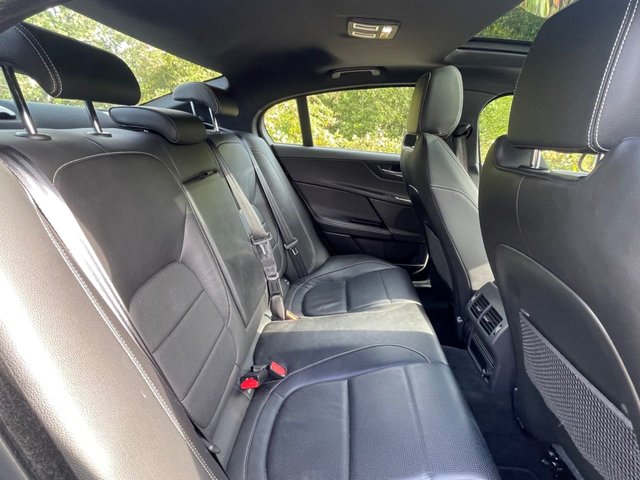 2015 JAGUAR XE - Photo 9