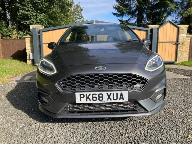 2018 FORD FIESTA 1.5T EcoBoost ST-3 Hatchback 5dr Petrol Manual Euro 6 (200 ps) - Photo 2