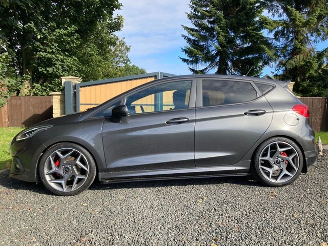 2018 FORD FIESTA 1.5T EcoBoost ST-3 Hatchback 5dr Petrol Manual Euro 6 (200 ps) - Photo 4