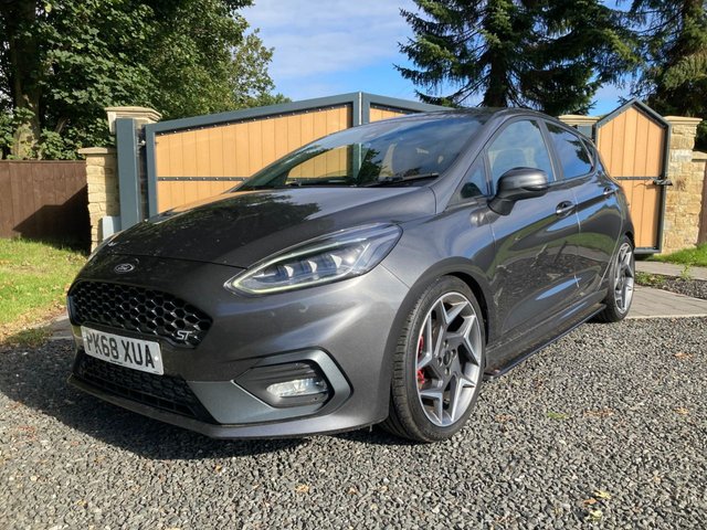 2018 FORD FIESTA 1.5T EcoBoost ST-3 Hatchback 5dr Petrol Manual Euro 6 (200 ps) - Photo 3