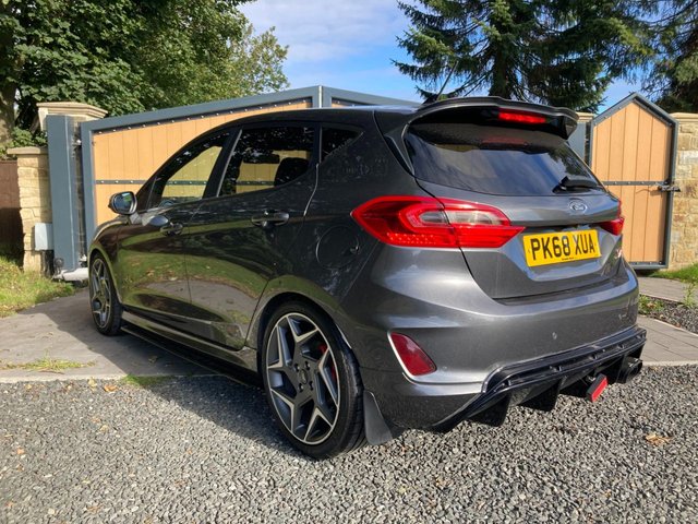 2018 FORD FIESTA 1.5T EcoBoost ST-3 Hatchback 5dr Petrol Manual Euro 6 (200 ps) - Photo 5