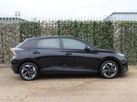 USED 2024 73 MG Mg4 51kWh SE Hatchback 5dr Electric Auto (170 ps) 