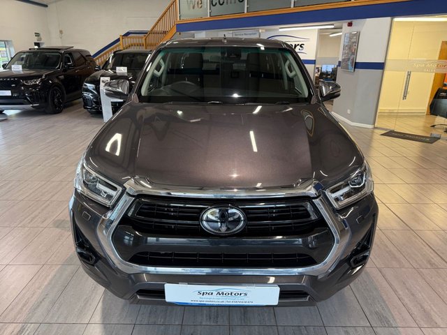 2021 Toyota HI-Lux 2.8L Invincible 4dr - Photo 8