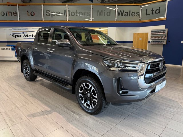2021 Toyota HI-Lux 2.8L Invincible 4dr