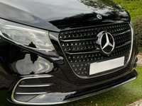 USED 2024 24 MERCEDES-BENZ V-CLASS 2.0 V300d Premium MPV 5dr Diesel G-Tronic+ Euro 6 (s/s) (7 Seat, Extra Long) (237 ps) EXTRA LONG VAT QUALIFYING LATEST VIRTUAL COCKPIT DASH TABLES