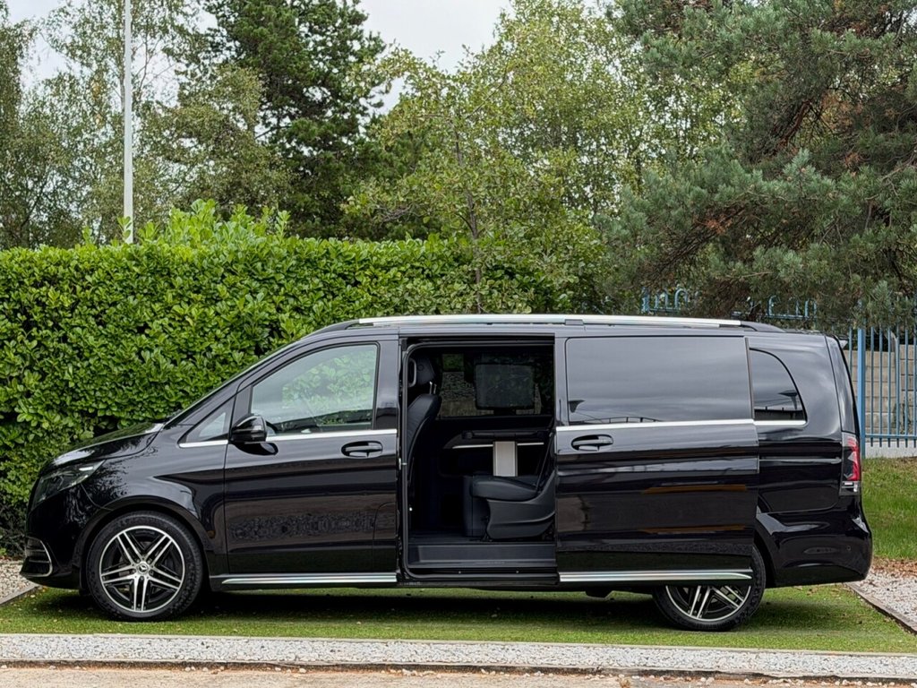 USED 2024 24 MERCEDES-BENZ V-CLASS 2.0 V300d Premium MPV 5dr Diesel G-Tronic+ Euro 6 (s/s) (7 Seat, Extra Long) (237 ps) EXTRA LONG VAT QUALIFYING LATEST VIRTUAL COCKPIT DASH TABLES