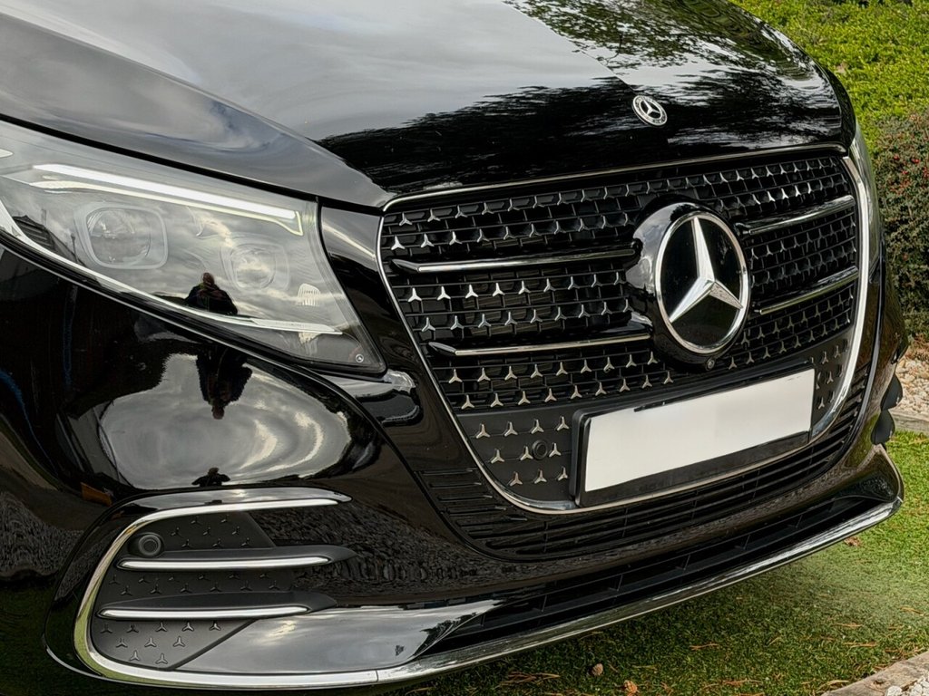 USED 2024 24 MERCEDES-BENZ V-CLASS 2.0 V300d Premium MPV 5dr Diesel G-Tronic+ Euro 6 (s/s) (7 Seat, Extra Long) (237 ps) EXTRA LONG VAT QUALIFYING LATEST VIRTUAL COCKPIT DASH TABLES
