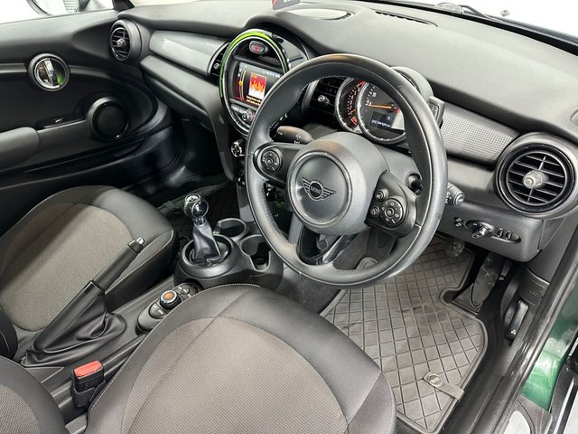 2018 MINI HATCH 2018 1.5 Cooper Classic Hatchback 3dr Petrol Manual Euro 6 (s/s) (136 ps) - Photo 11