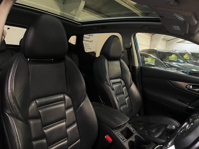 View our NISSAN QASHQAI