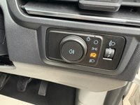 USED 2024 24 FORD TRANSIT CUSTOM Silver 2.0 EcoBlue Limited Van, 27,705 miles, 1 owner, Euro 6 ULEZ, 6-speed, A/C, Rear Camera, Alloy Wheeks, Full Service History, price +20% VAT. REAR VIEW CAMARA" APPLE CAR PLAY