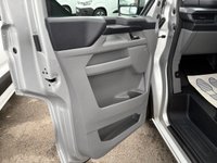 USED 2024 24 FORD TRANSIT CUSTOM Silver 2.0 EcoBlue Limited Van, 27,705 miles, 1 owner, Euro 6 ULEZ, 6-speed, A/C, Rear Camera, Alloy Wheeks, Full Service History, price +20% VAT. REAR VIEW CAMARA" APPLE CAR PLAY