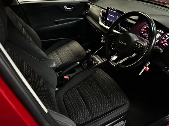 View our KIA STONIC