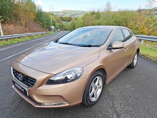 2015 VOLVO V40 - Photo 4