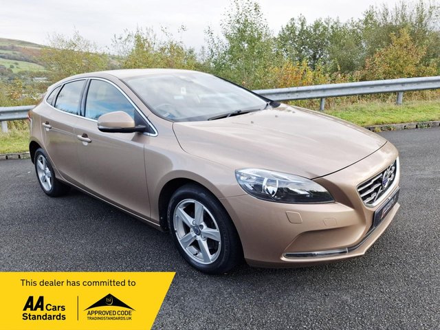 View our VOLVO V40