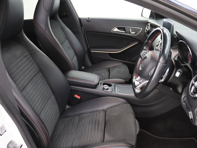 2018 Mercedes-Benz Cla Class 1.6L Amg Line Night Edition 5dr - Photo 12