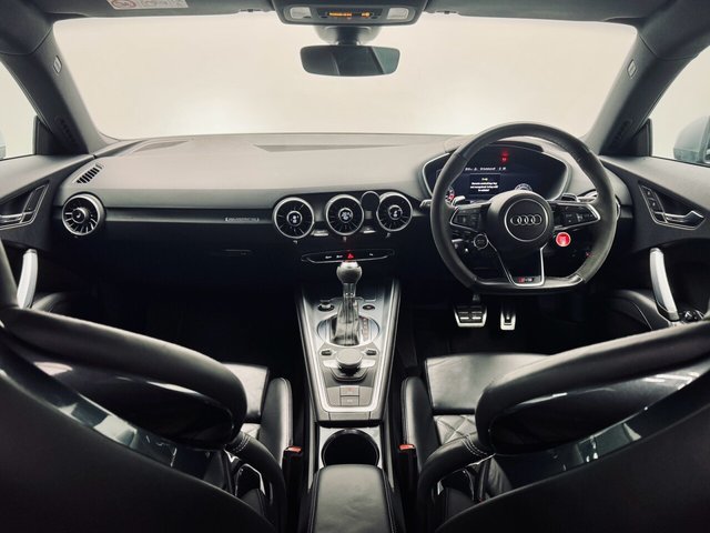 2018 Audi TT RS 2.5L null 3dr - Photo 4