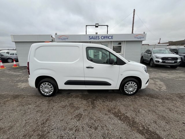 2020 Vauxhall Combo 1.6L Sportive 4dr - Photo 5