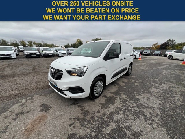 2020 Vauxhall Combo 1.6L Sportive 4dr - Photo 3
