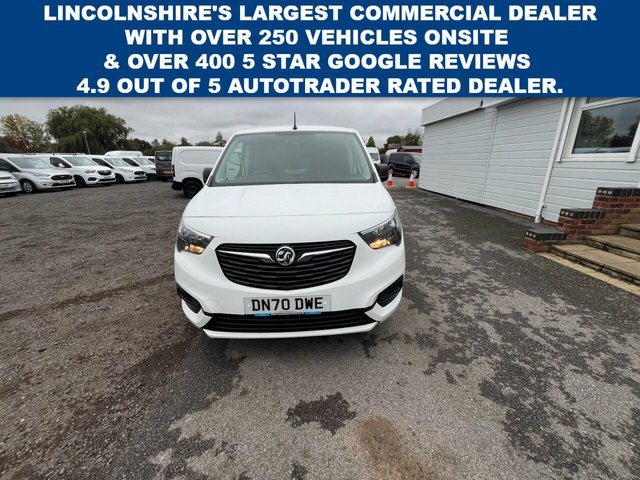 2020 Vauxhall Combo 1.6L Sportive 4dr - Photo 2