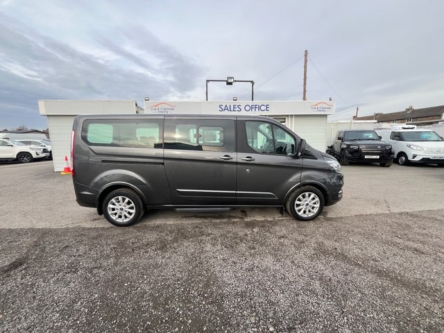 2022 Ford Tourneo Custom 2L Titanium 5dr - Photo 4