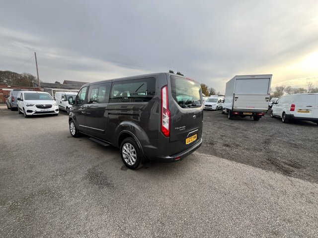 2022 Ford Tourneo Custom 2L Titanium 5dr - Photo 8