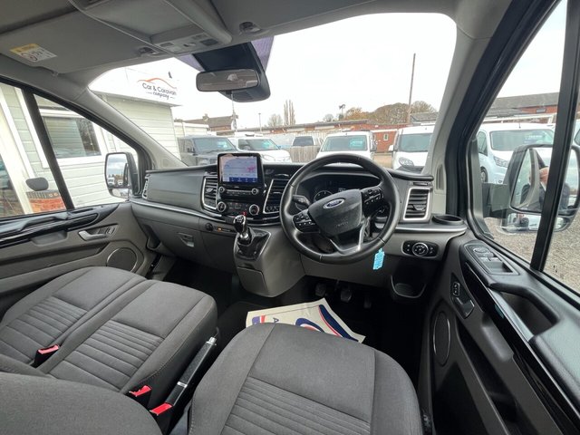 2022 Ford Tourneo Custom 2L Titanium 5dr - Photo 12