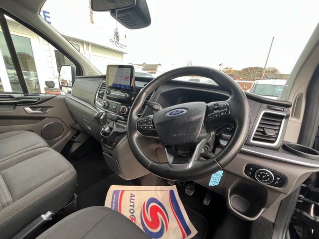 2022 Ford Tourneo Custom 2L Titanium 5dr - Photo 11