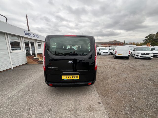 2022 Ford Tourneo Custom 2L Titanium 5dr - Photo 4