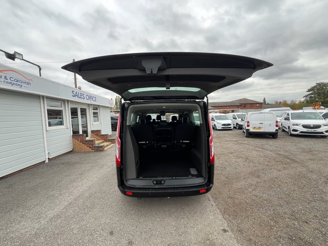 2022 Ford Tourneo Custom 2L Titanium 5dr - Photo 9