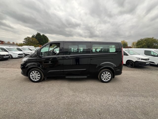 2022 Ford Tourneo Custom 2L Titanium 5dr - Photo 7