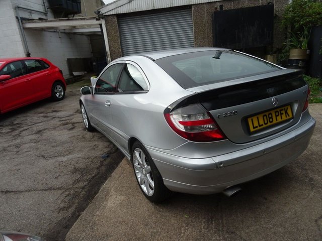 2008 Mercedes-Benz C-Class 2.1L Se 2dr - Photo 10