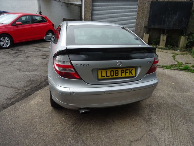 2008 Mercedes-Benz C-Class 2.1L Se 2dr - Photo 5