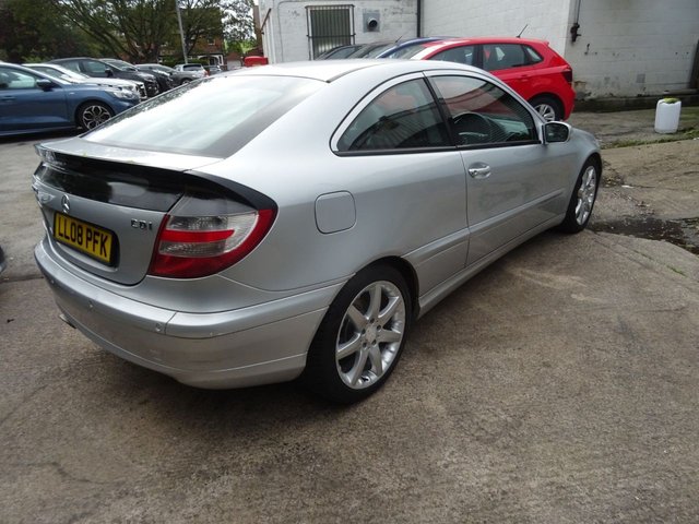 2008 Mercedes-Benz C-Class 2.1L Se 2dr - Photo 7