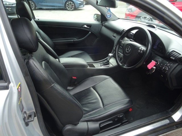 2008 Mercedes-Benz C-Class 2.1L Se 2dr - Photo 11