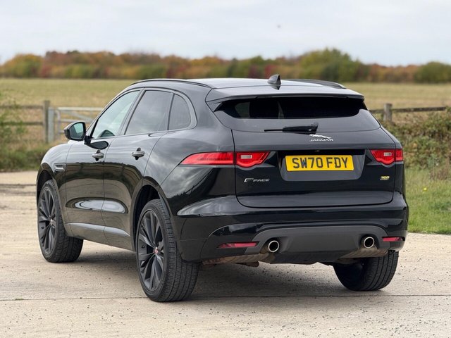 2020 JAGUAR F-PACE - Photo 4