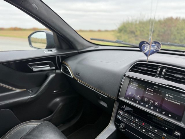 2020 JAGUAR F-PACE - Photo 12