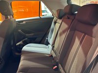 USED 2018 18 VOLKSWAGEN T-ROC 1.5 TSI EVO SE SUV 5dr Petrol Manual Euro 6 (s/s) (150 ps) Beats Soundpack. Black Roof.
