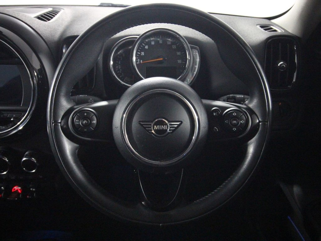 USED 2019 69 MINI COUNTRYMAN 1.5 Cooper Classic SUV 5dr Petrol Steptronic Euro 6 (s/s) (136 ps) AUTO WIPERS - CRUISE CONTROL