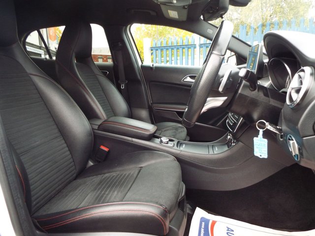 2015 MERCEDES-BENZ GLA 2.1 GLA220d AMG Line SUV 5dr Diesel 7G-DCT 4MATIC Euro 6 (s/s) (177 ps) - Photo 12