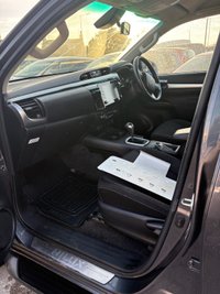 USED 2021 21 TOYOTA HILUX 2.8 D-4D Invincible Pickup Double Cab 4dr Diesel Auto 4WD Euro 6 (s/s) (204 ps) 