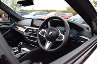USED 2018 Y BMW 5 SERIES 3.0 530d M Sport Touring 5dr Diesel Auto Euro 6 (s/s) (265 ps) PAN ROOF / HUD / H&K / REV CAM