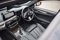 USED 2018 Y BMW 5 SERIES 3.0 530d M Sport Touring 5dr Diesel Auto Euro 6 (s/s) (265 ps) PAN ROOF / HUD / H&K / REV CAM