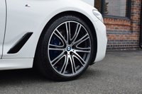 USED 2018 Y BMW 5 SERIES 3.0 530d M Sport Touring 5dr Diesel Auto Euro 6 (s/s) (265 ps) PAN ROOF / HUD / H&K / REV CAM