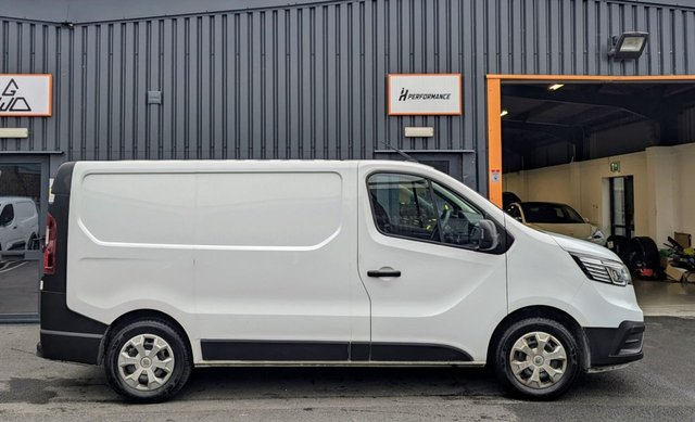 2022 RENAULT TRAFIC - Photo 3